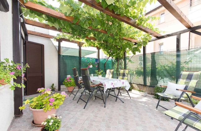 Holiday apartment with terrace and wireless