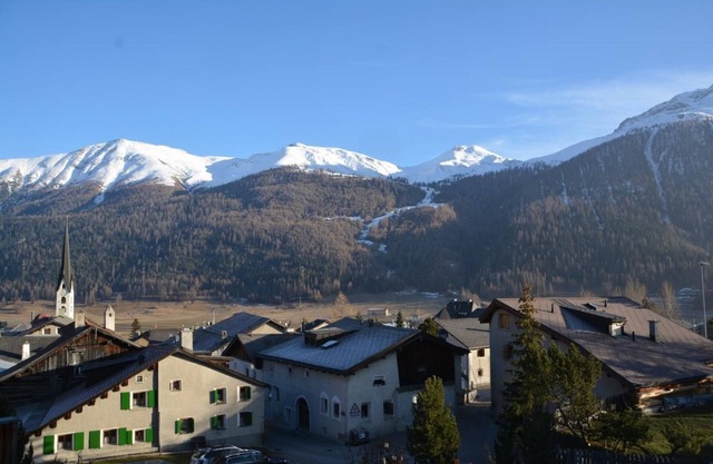 Holiday apartment Zuoz for 1 - 6 persons with 3 bedrooms - Holiday apartment in one or multi-family