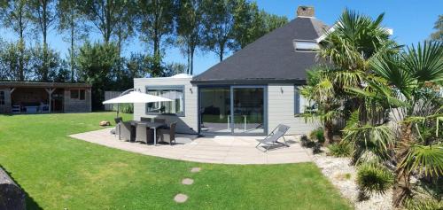 Holiday cottage with sauna in Zeeland