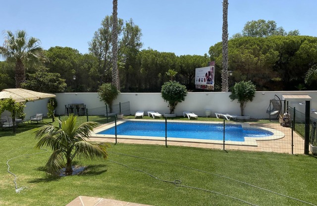 Holiday Home Villa Loma Beach with Pool, Garden & Wi-Fi