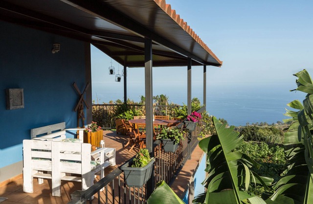 Holiday Home “Casa el Obispo” with Mountain View, Ocean View and Terrace