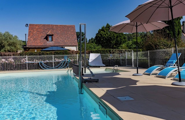 Holiday Home 'Fleurie' with Shared Pool, Wi-Fi and Air Conditioning