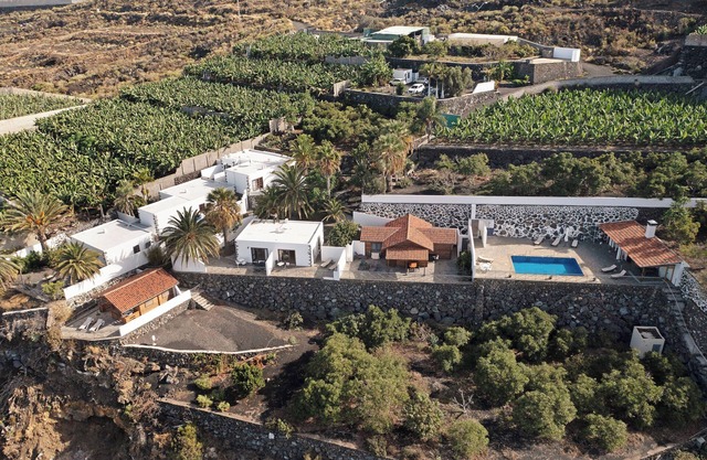 Holiday Home 'Moijama 4' with Sea View, Shared Pool and Wi-Fi