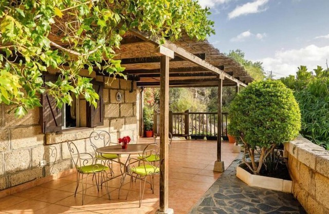 Holiday home in Malpais de Candelaria with a garden