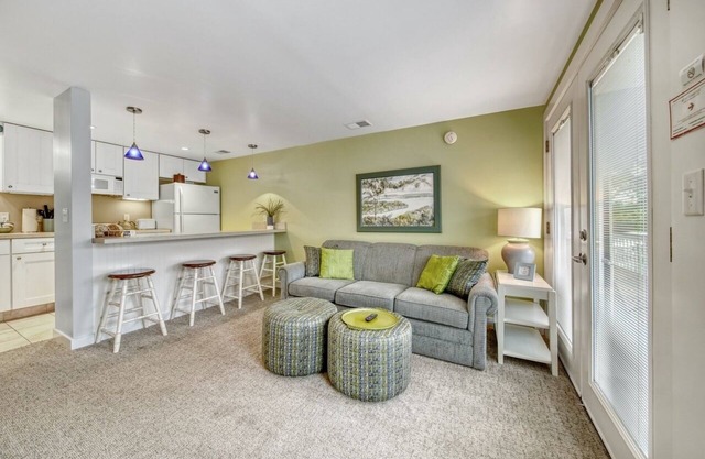 Holiday Hill Resort "Holiday Suite" Unit 702