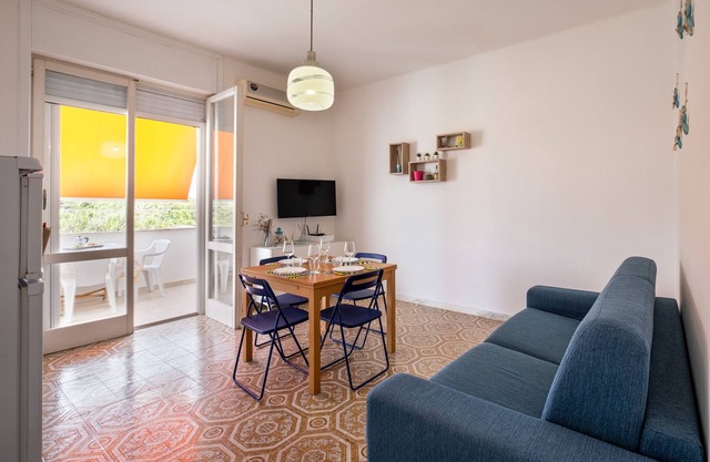 Holiday Home 'A Due Passi dal Mare' with Sea View, Wi-Fi and Air Conditioning