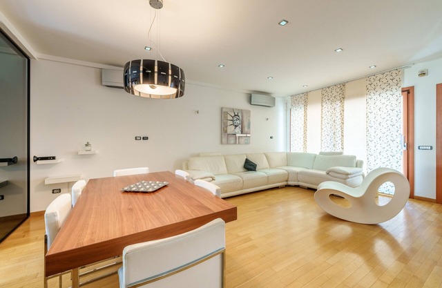 Holiday Home 'A Due Passi Dal Mare' with Private Terrace, Wi-Fi and Air Conditioning