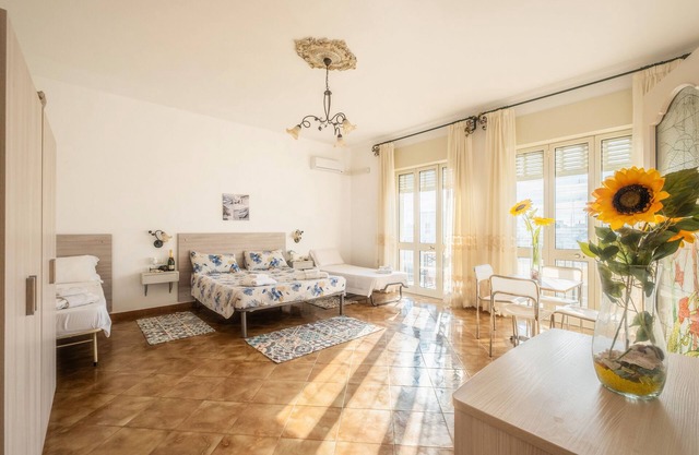 Holiday Home 'Abissi Luxury Room Controvento' with Sea View, Wi-Fi and Air Conditioning