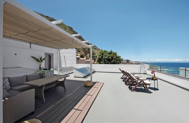 Holiday Home 'Bella Home' with Sea View, Terraces & Wi-Fi