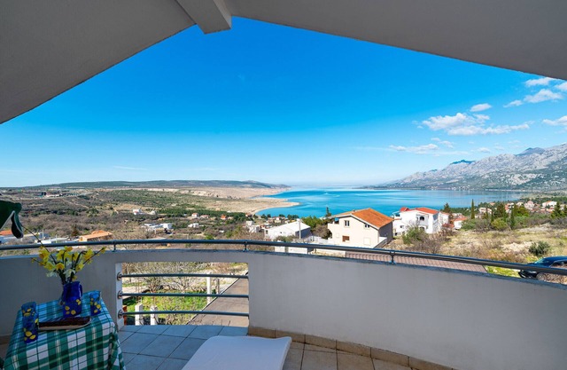 Holiday Home Bonaca mit Wunderschönem Meerblick