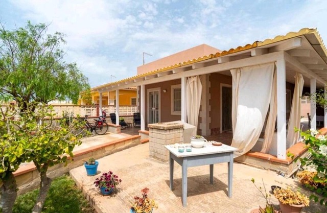 Holiday Home 'Casa Gioia' with Sea View, Garden, Terrace & Wi-Fi