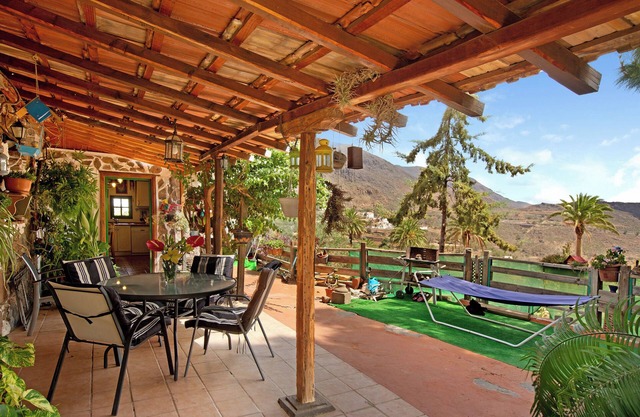 Holiday Home "Casa Los Pinos" with Terrace and Mountain Views