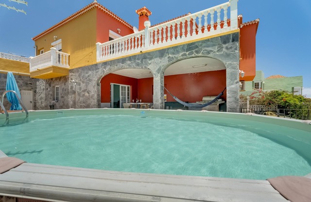 Holiday Home 'Casa Marire' with Sea View, Private Pool and Wi-Fi