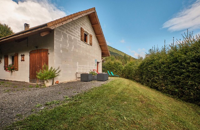 Holiday Home 'Des Granges' with Mountain View, Private Terrace and Wi-Fi