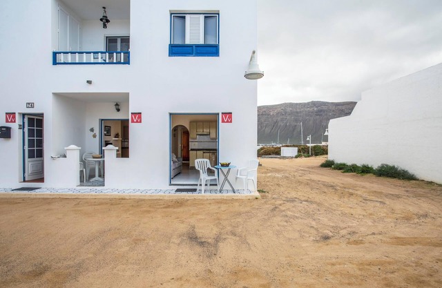 Holiday Home "El Sombrerito 3" Very Close to the Sea with Wi-Fi