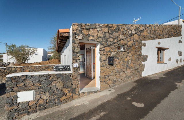 Holiday Home 'El Rincón De Yeico' with Mountain View, Private Terrace and Wi-Fi