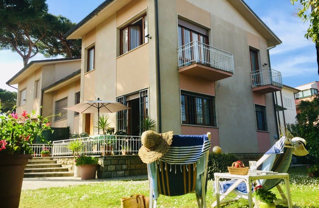 Holiday Home House with garden close to the sea