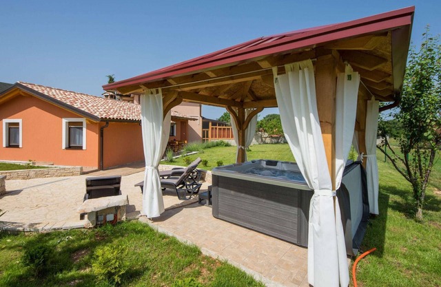 Holiday Home Vodnjan with Pool & Sea