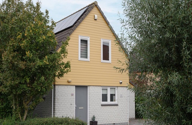 Holiday Home in Quiet Park with Garden