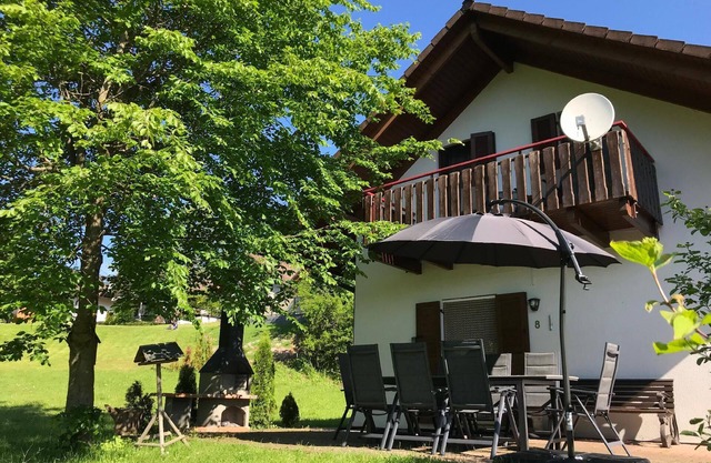 Holiday home in Reimboldshausen with large garden