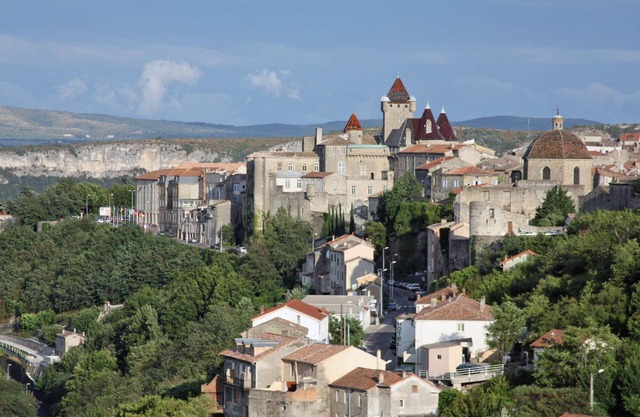 Holiday home in the Ardèche with 2 terraces and wonderful views of the valley