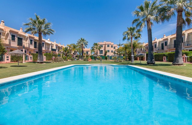 Holiday Home 'Islantilla' with Shared Pool, Private Terrace and Wi-Fi