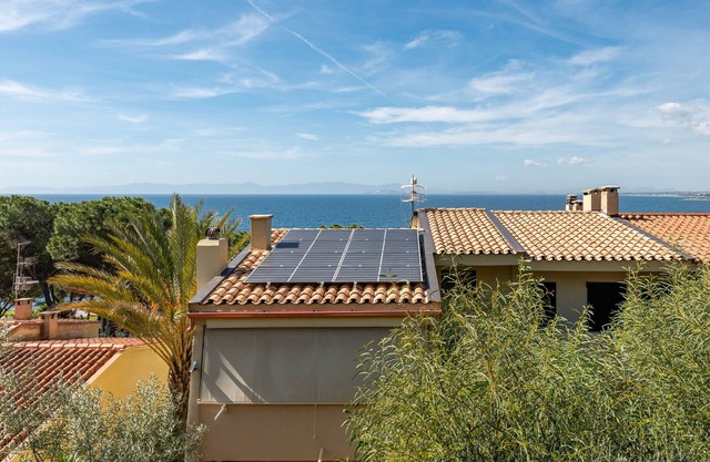 Holiday Home "Casa Vacanza Giuliva" with Sea View, Balcony & A/C