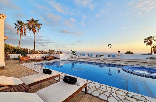 Holiday Home "Karat La Armonia" with Sea Views, Private Pool and Wi-Fi