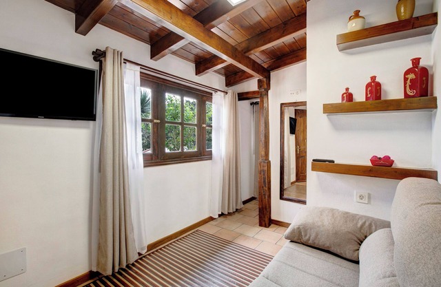 Holiday Home "La Escalincha" with Mountain View, Shared Pool & Wi-Fi