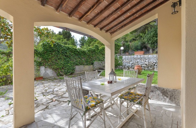 Holiday Home 'La Casa Del Colle' with Private Terrace, Private Garden and Wi-Fi
