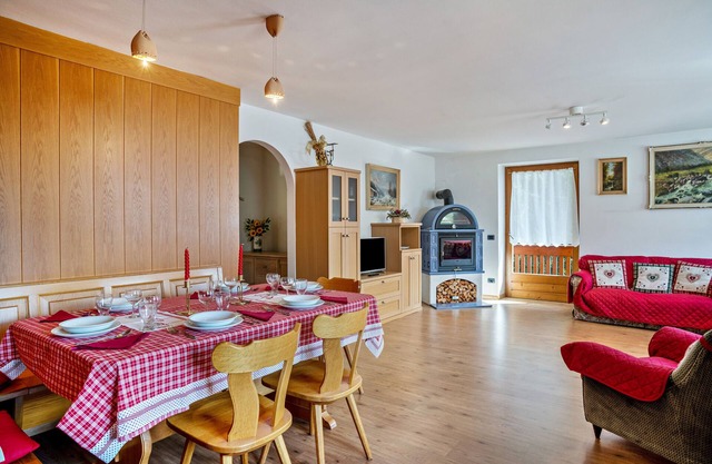 Holiday Home 'Magda' with Mountain View, Private Garden and Balcony