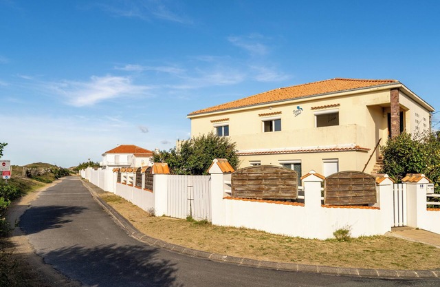 Holiday Home 'Maison Vue Sur Mer 50m Plage' with Sea View, Private Terrace and Wi-Fi