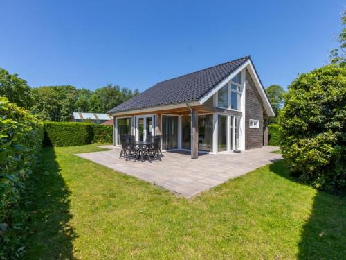 Holiday Home near Beach Burgh-Haamstede