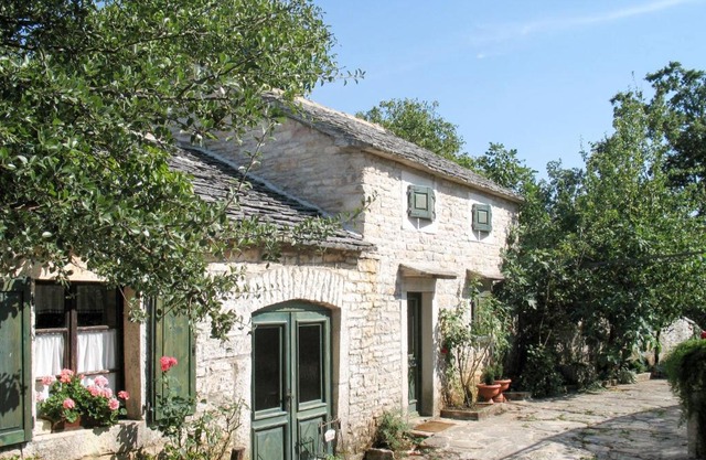 Holiday Home Pod Ruzon - PZN210