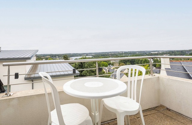 Holiday Home 'Proche De Tout' with Private Terrace, Private Garden and Wi-Fi