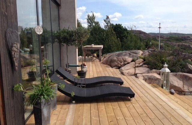 holiday home "Stora Utsikten" with water view