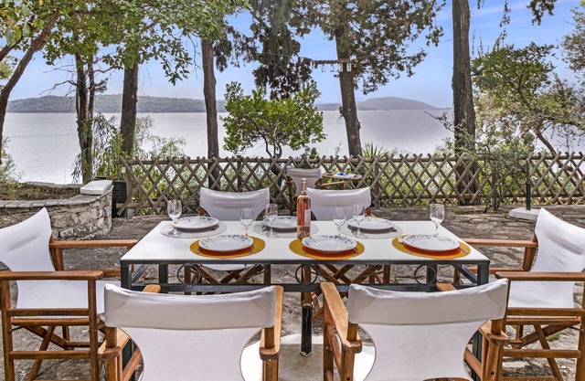 Holiday Home 'The Sea Martin' with Sea View, Wi-Fi and Air Conditioning