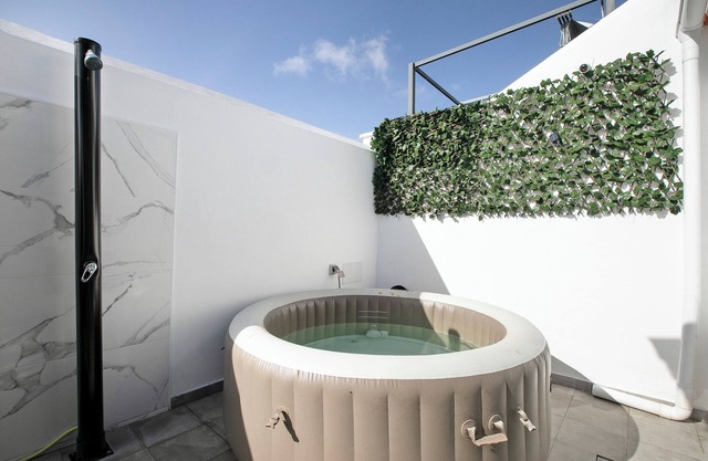 Holiday Home 'Tia Osa' with Private Pool, Shared Terrace and Wi-Fi