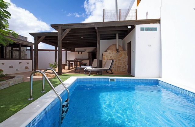 Holiday Home "Villa Antonia" with Pool, Wi-Fi, Terraces and Garden