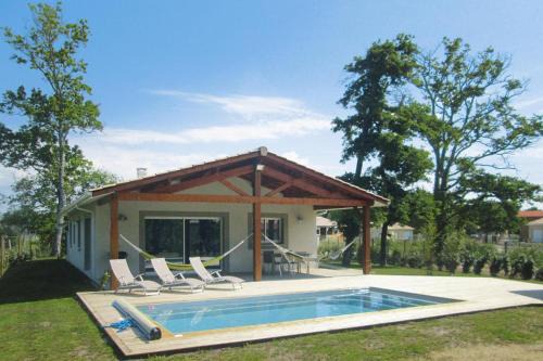 Holiday home with pool