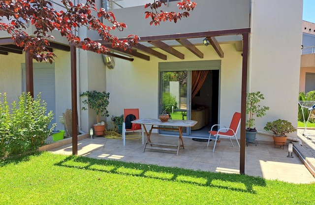 Holiday home with 100sqm shared pool, 80 to the sea | Mpouka, Peloponnese