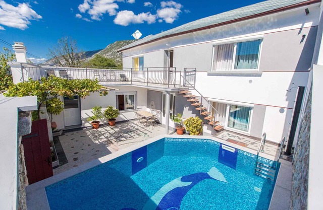 Holiday home with pool