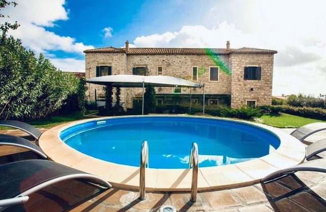 Holiday home with water view