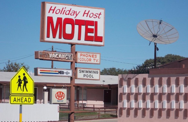Holiday Host Motel