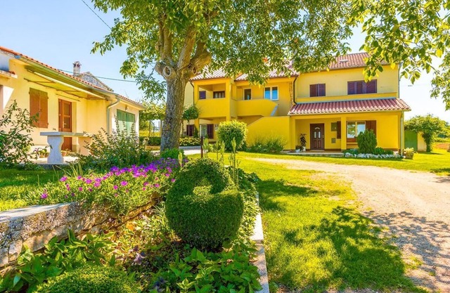 Holiday house Barban for 1 - 7 persons with 3 bedrooms - Holiday home