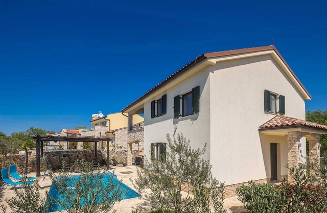 Holiday house BRZAC wit a sea view