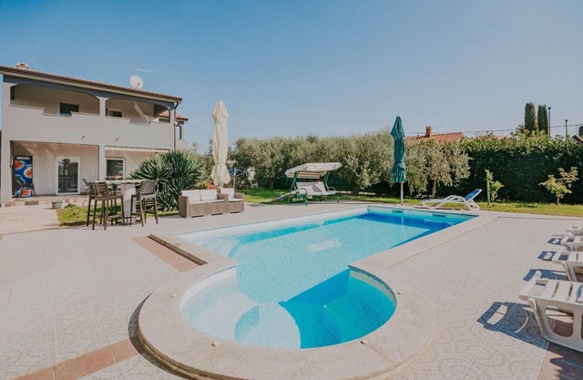 Holiday house Buje for 1 - 10 persons with 4 bedrooms - Row house