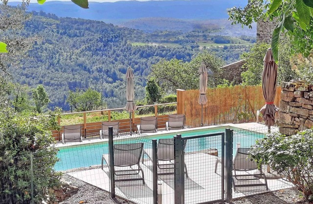 Holiday house Chassiers for 1 - 7 persons with 3 bedrooms - Holiday home