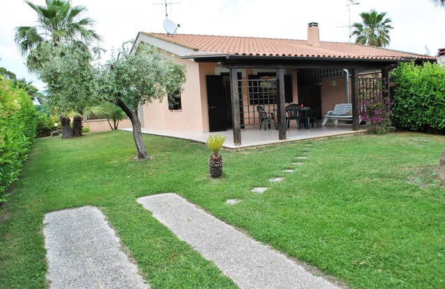 Holiday house Fondi for 1 - 6 persons with 3 bedrooms - Row house