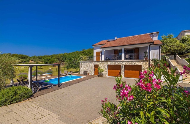 Holiday house FRANOLIC with swimming pool